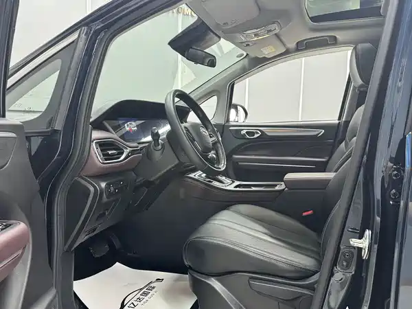 GAC Trumpchi M6 2022