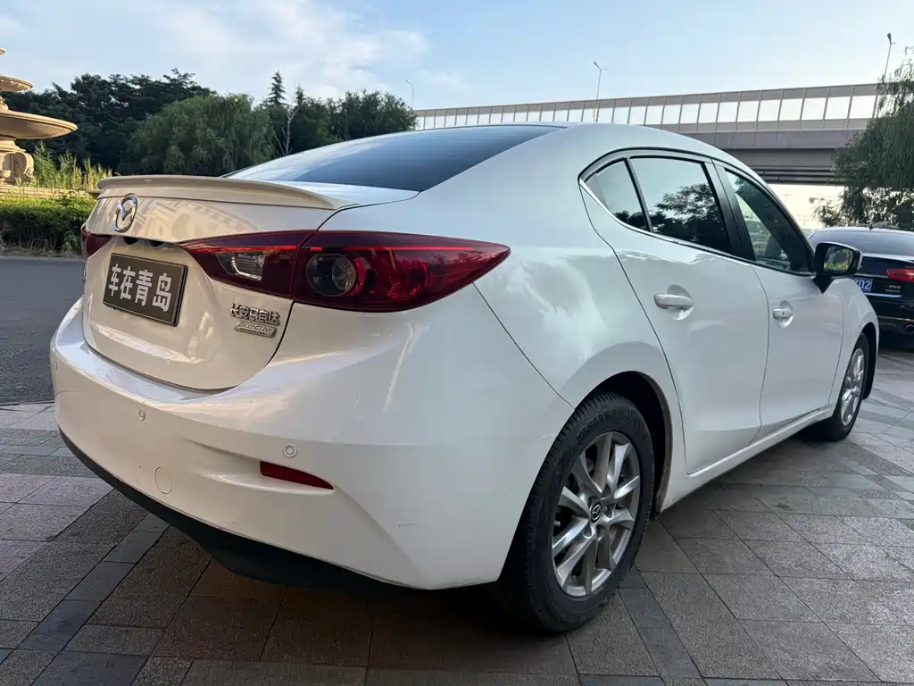 Mazda 3 Axela 2016 — фото 11