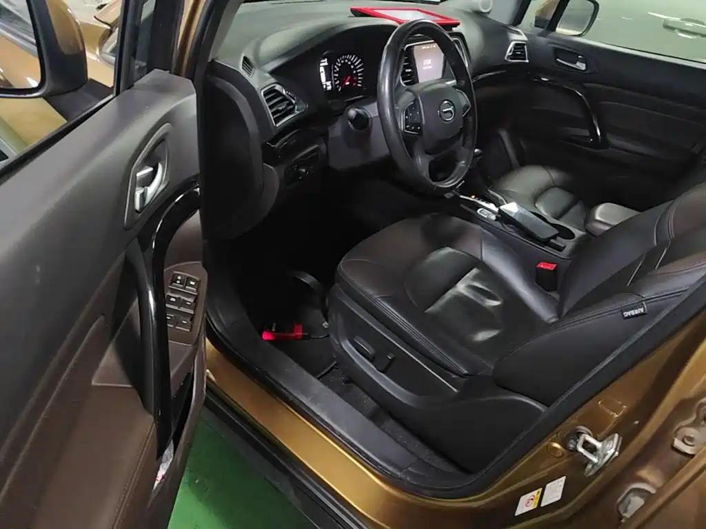 GAC Trumpchi GS4 2016 — фото 16