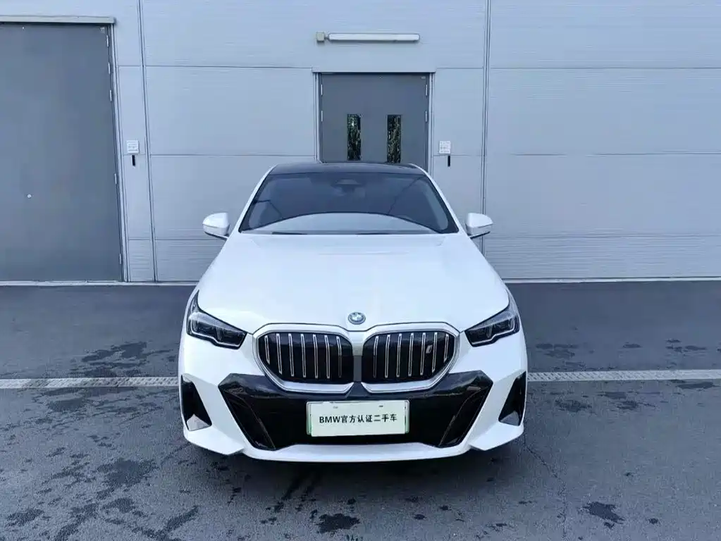 BMW i5 2026 — фото 2