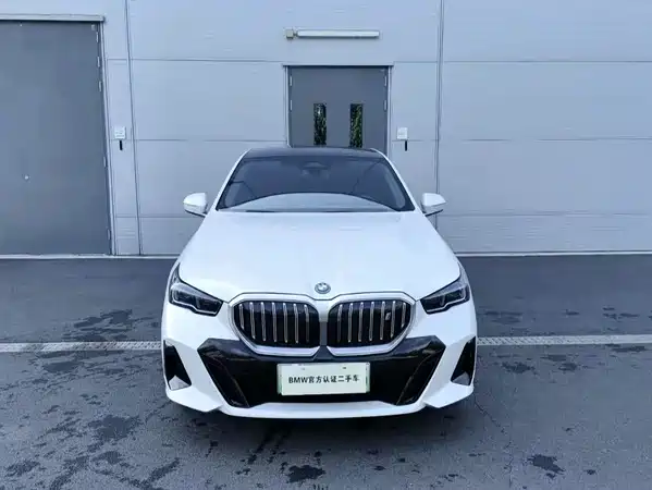 BMW i5 2026