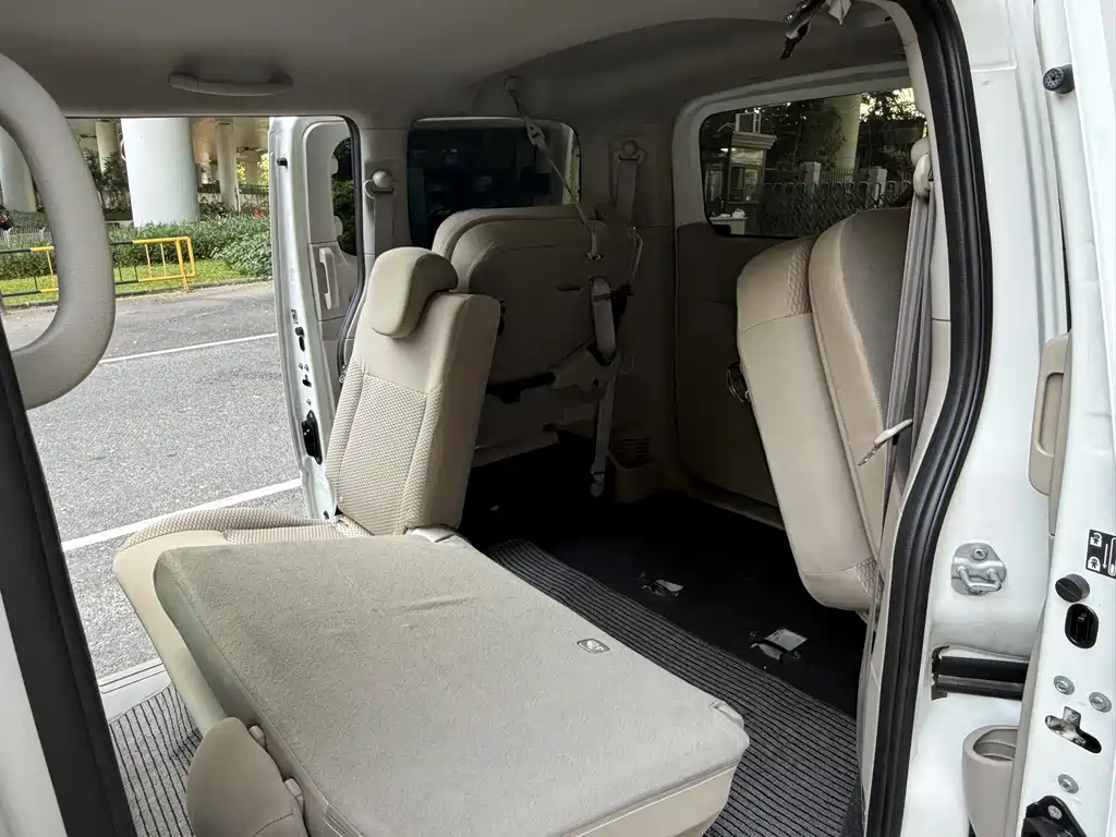 Nissan NV200 2017 — фото 11