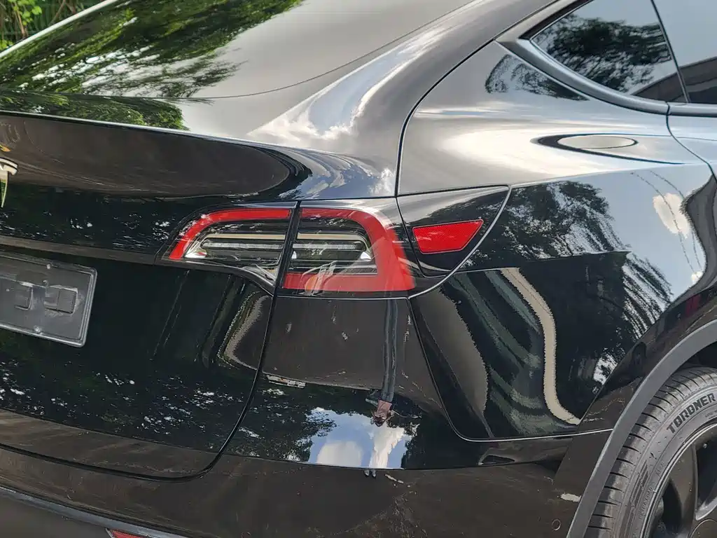 Tesla Model Y 2023 — фото 17