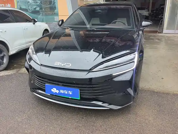 BYD Seal 07 DM-i 2024
