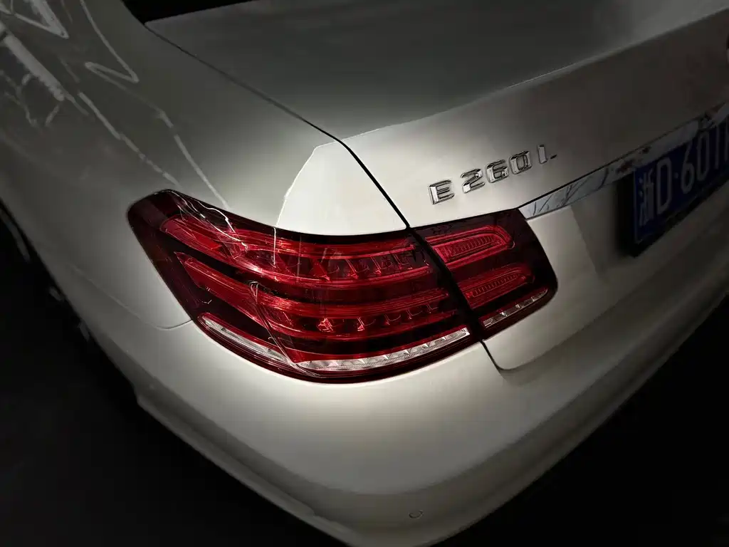 Mercedes-Benz E-Class 2016 — фото 15