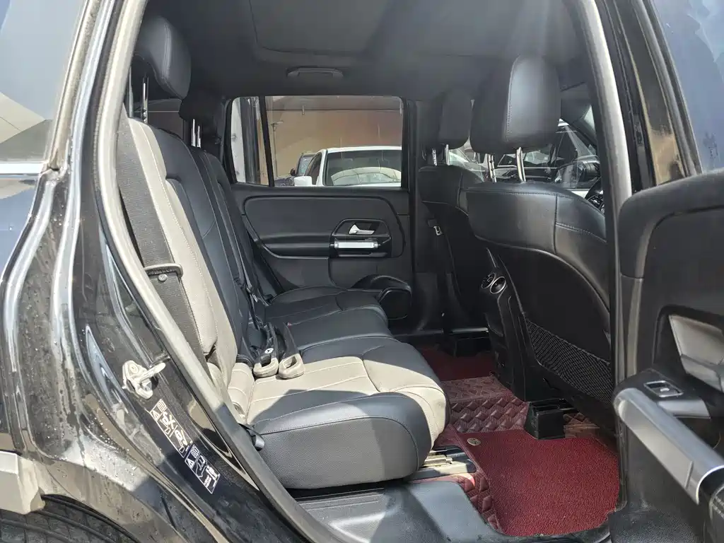 Mercedes-Benz GLB 2023