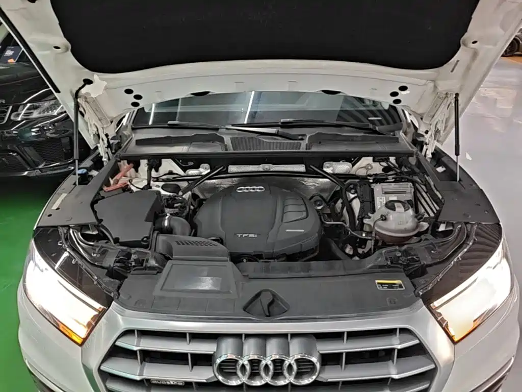 Audi Q5L 2020 — фото 20