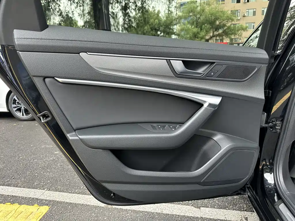 Audi A6L 2022 — фото 18