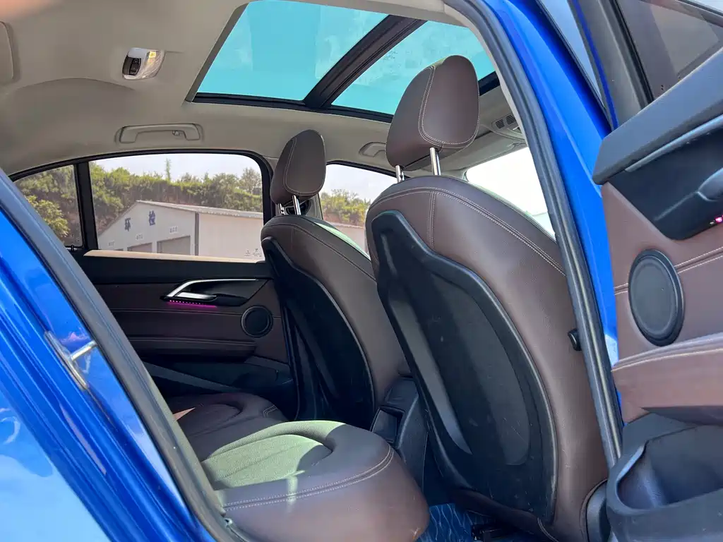 BMW 1 Series 2019 — фото 15