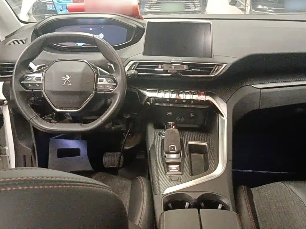 Peugeot 5008 2019 — фото 10