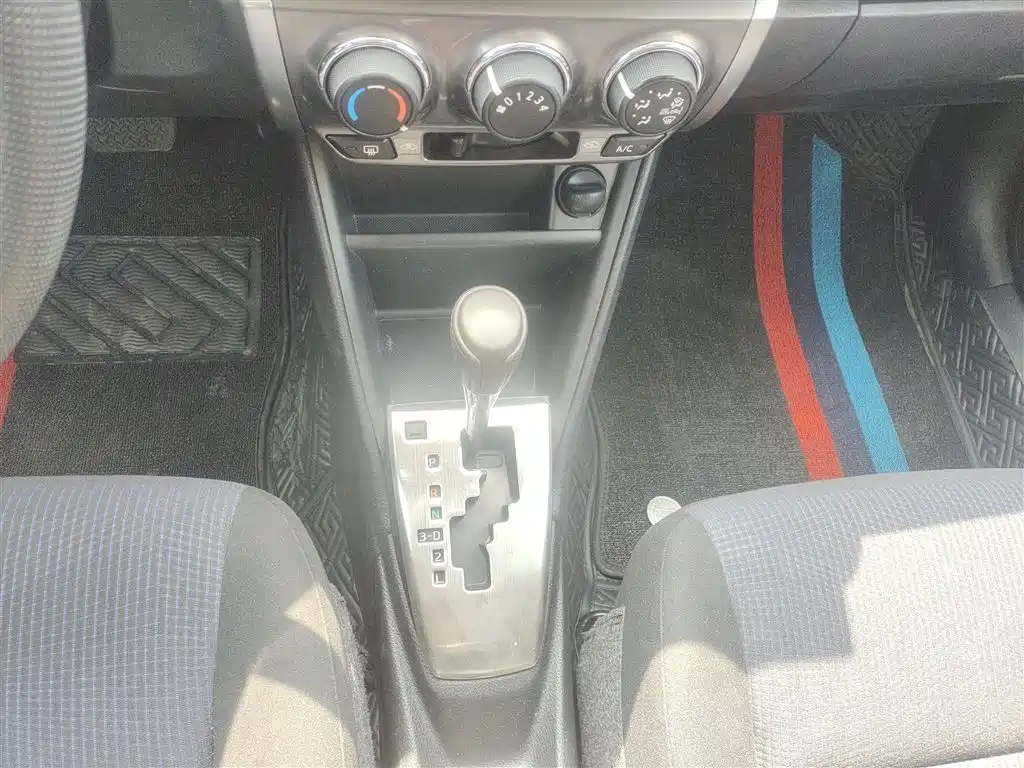 Toyota Yaris L 2016 — фото 14
