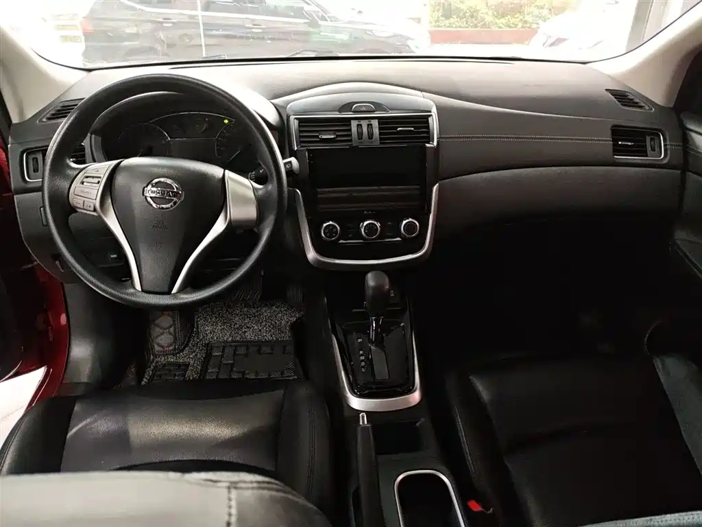 Nissan Tiida 2018 — фото 6