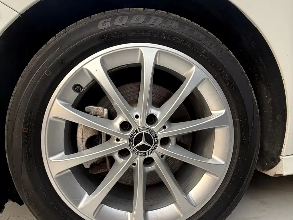 Mercedes-Benz A-Class 2020 — фото 10