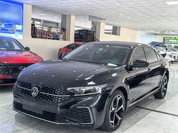 Volkswagen Passat 2024