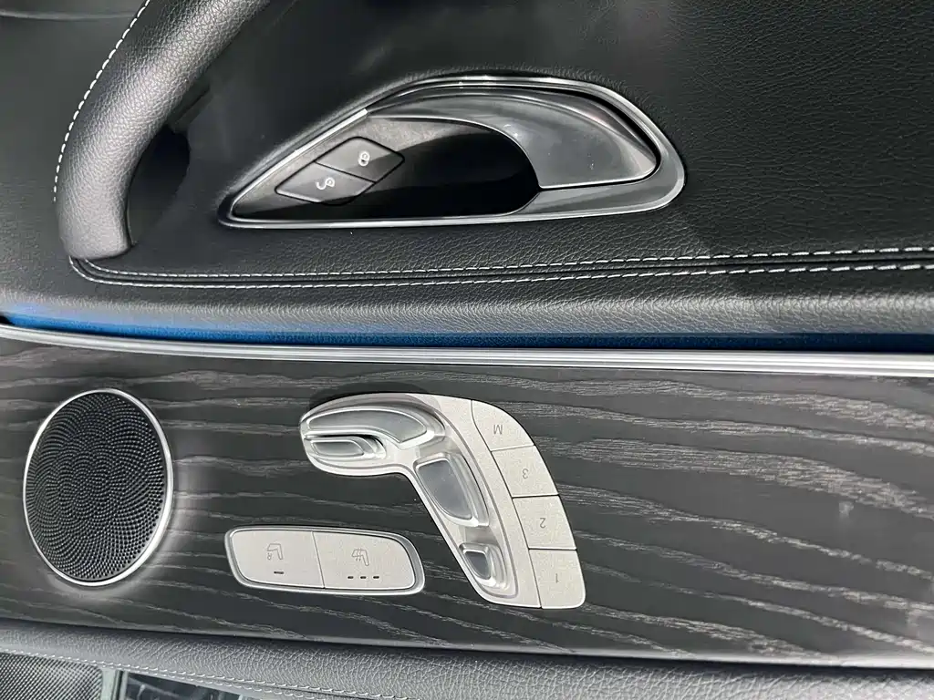 Mercedes-Benz E-Class 2019 — фото 8