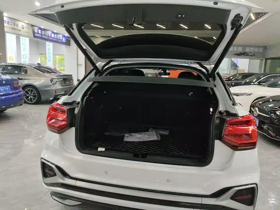 Audi Q2L 2023