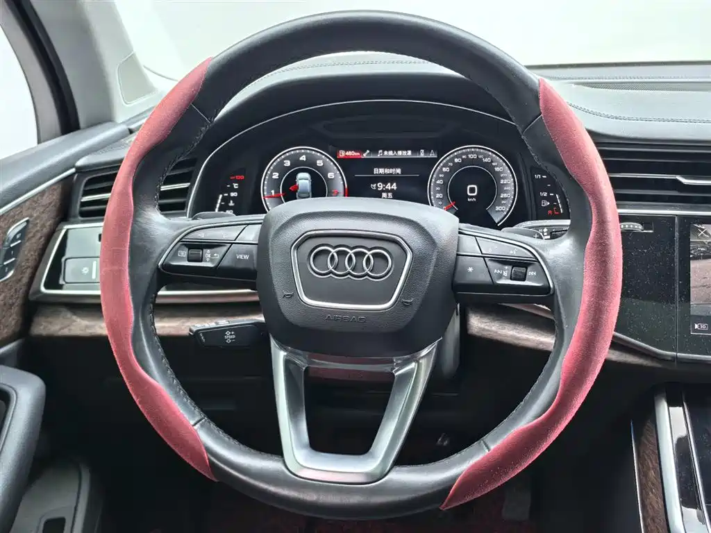 Audi Q7 2021 — фото 8