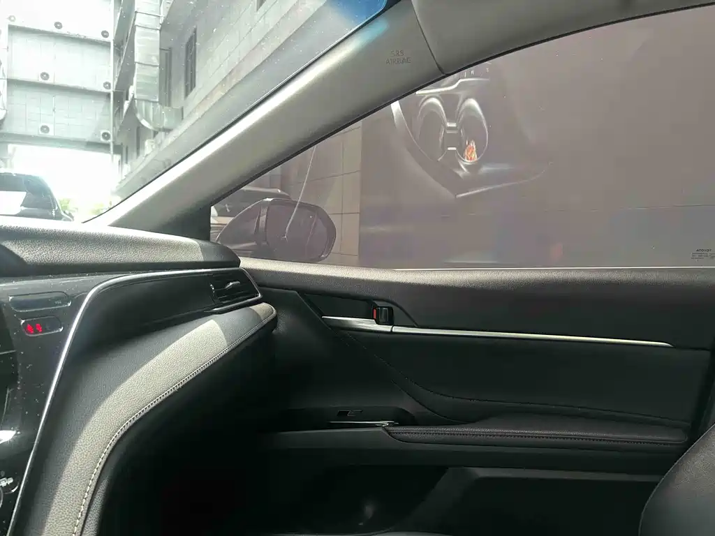 Toyota Camry 2022 — фото 14