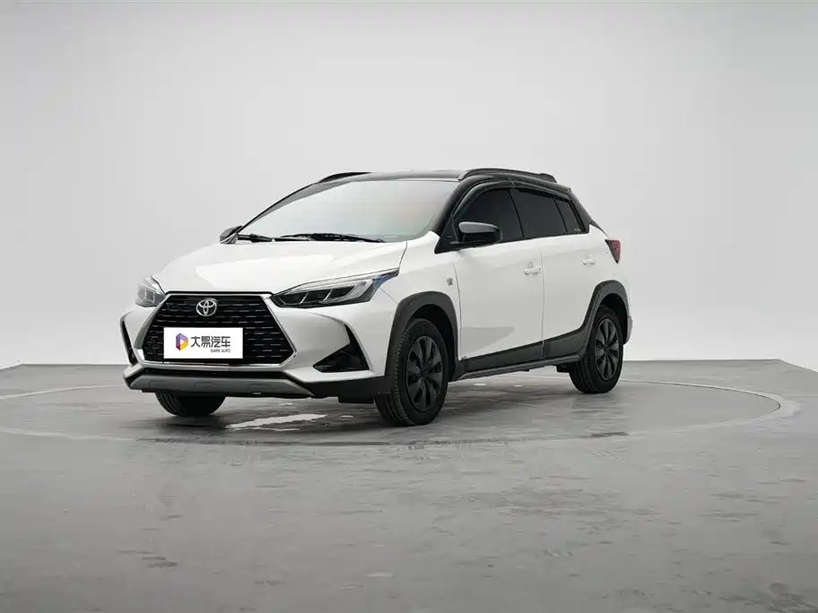 Toyota Yaris L 2023 — фото 1