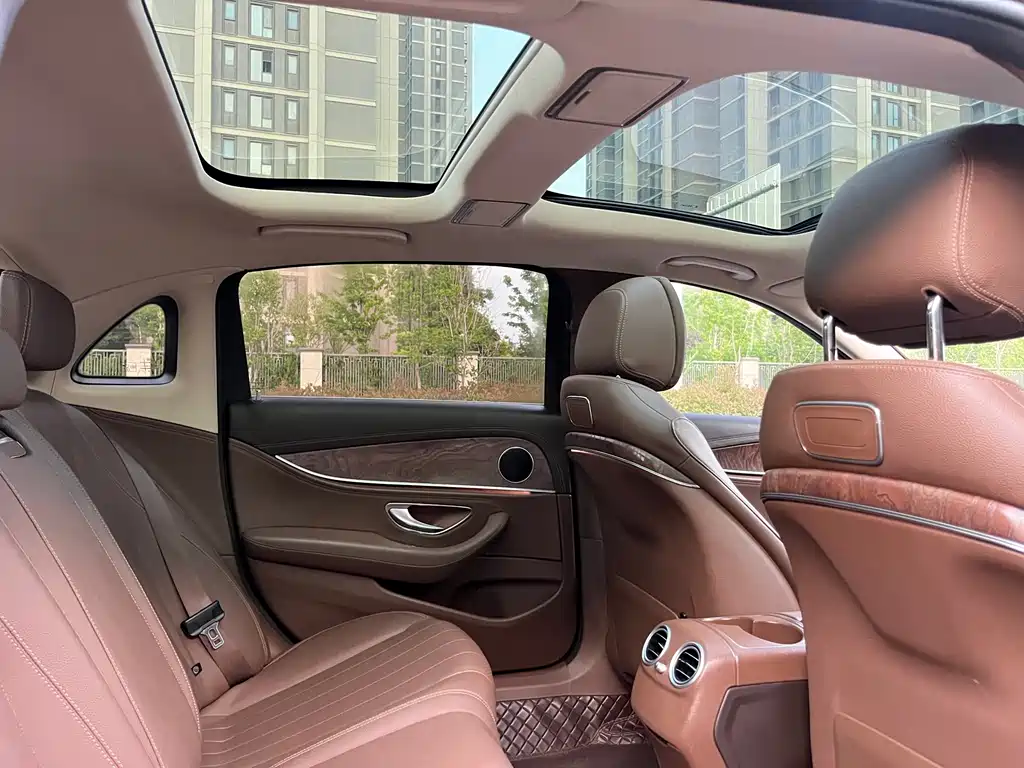 Mercedes-Benz E-Class 2020 — фото 9