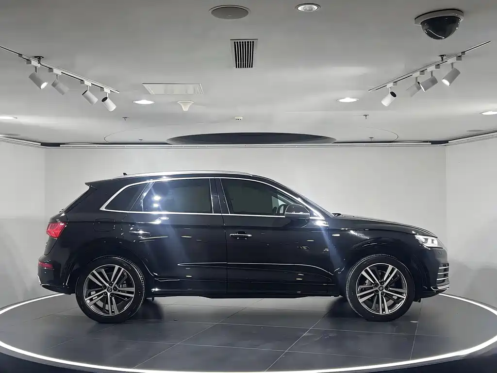 Audi Q5L 2021 — фото 2