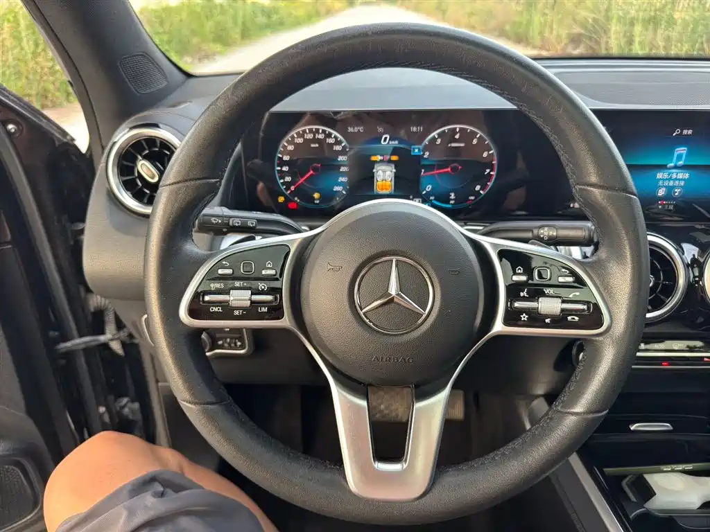 Mercedes-Benz GLB 2022 — фото 11