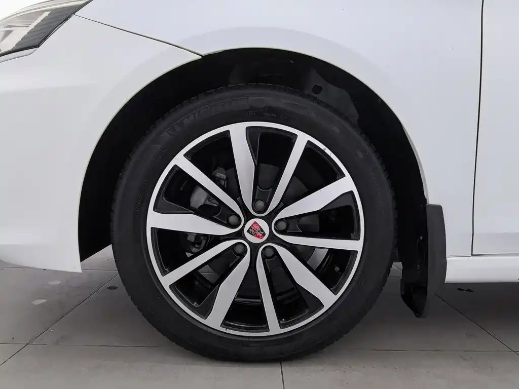 Roewe i6 Classic 2017 — фото 17