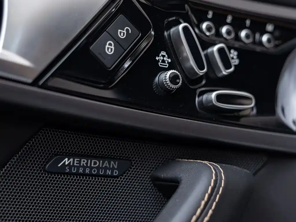 Jaguar F-TYPE 2016 — фото 16