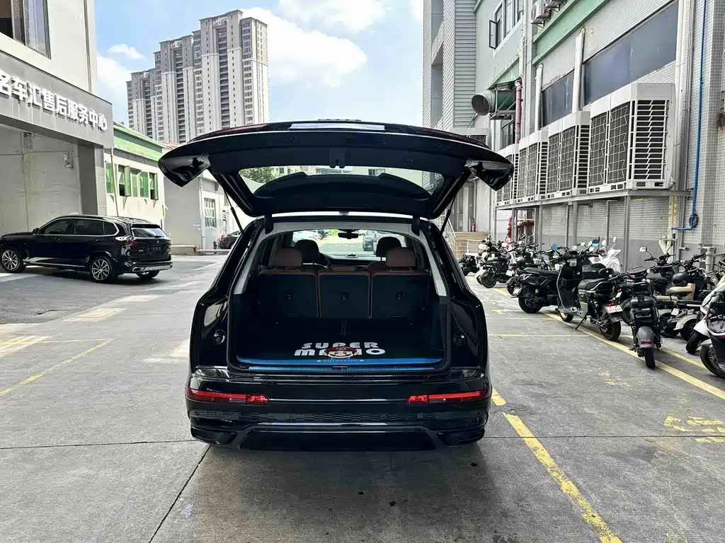 Audi Q7 2023 — фото 23