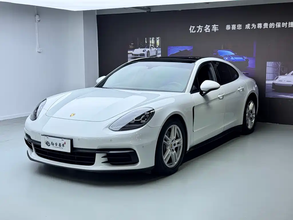 Porsche Panamera 2017 — фото 1