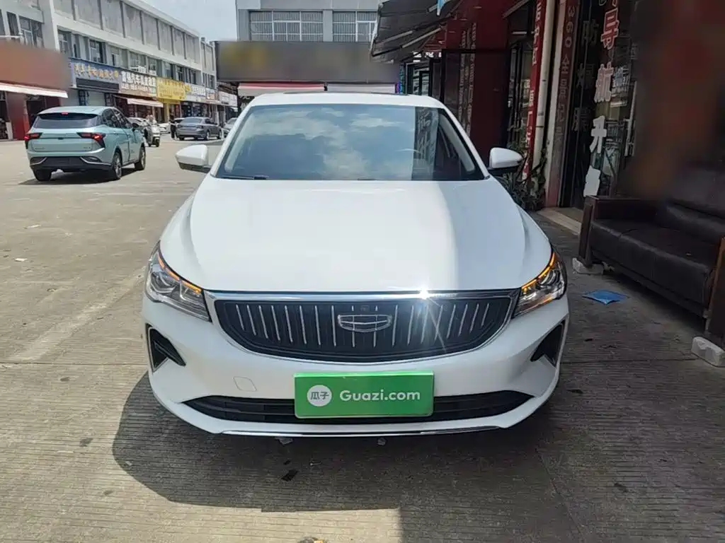 Geely Emgrand 2023