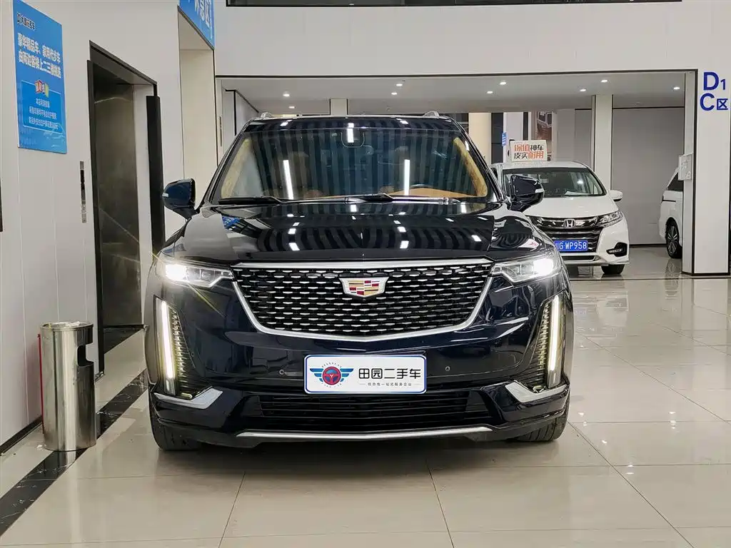 Cadillac XT6 2021 — фото 2