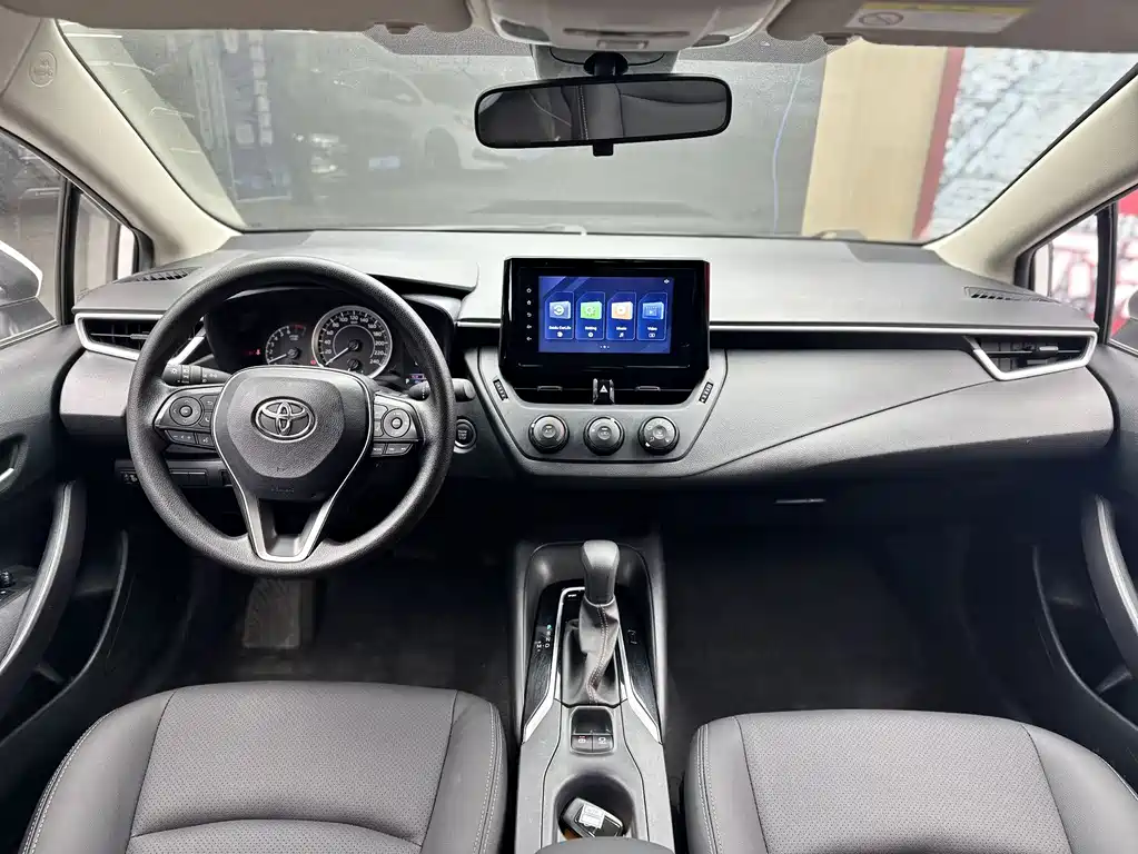 Toyota Corolla 2023 — фото 13