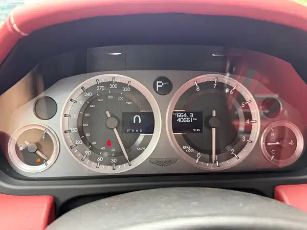 Aston Martin DB9 2015