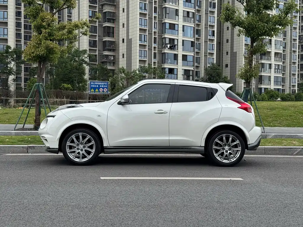 Infiniti ESQ 2017 — фото 15