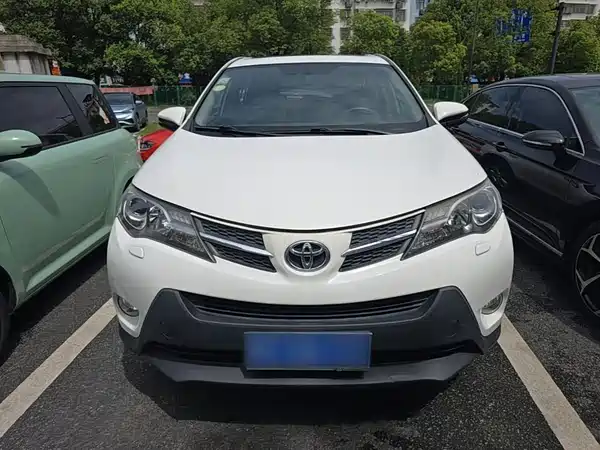 Toyota RAV4 2014