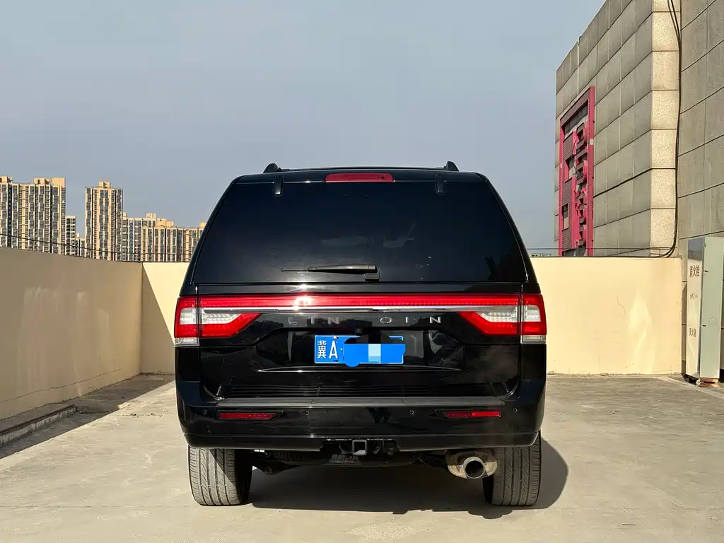 Lincoln Navigator 2018 — фото 11
