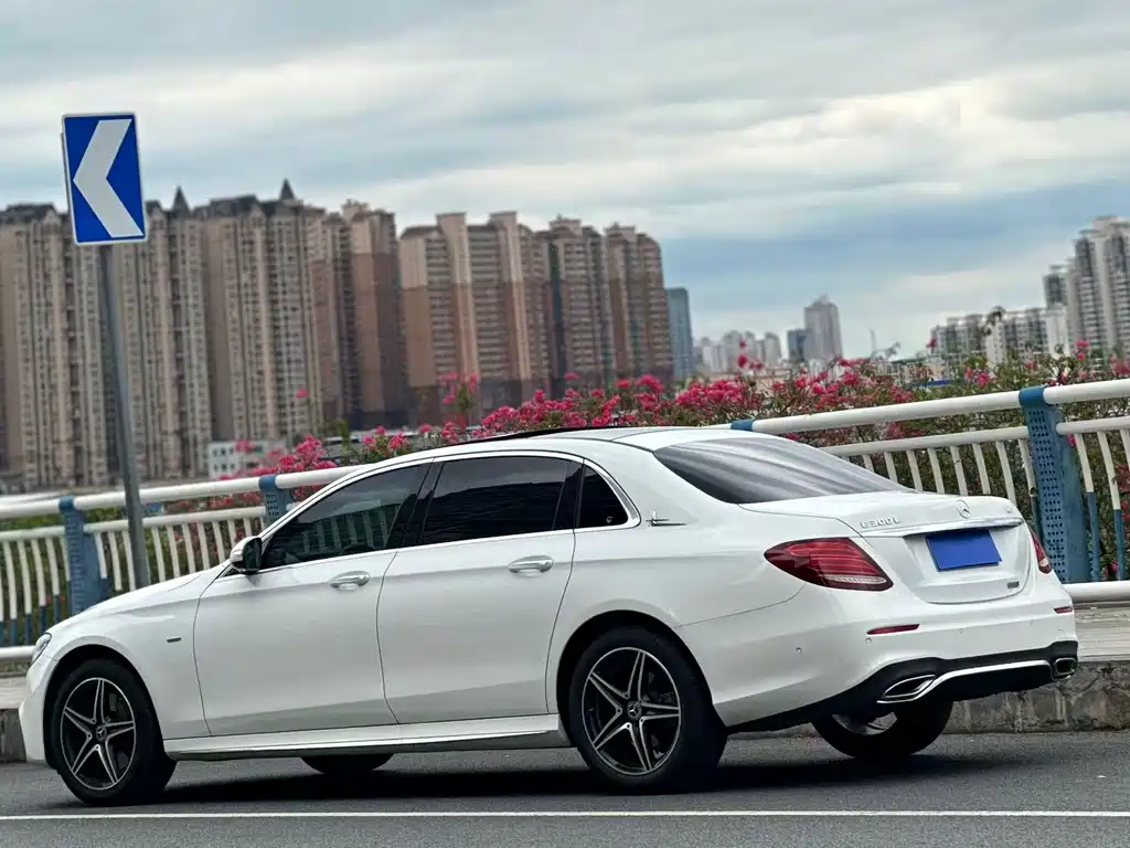 Mercedes-Benz E-Class 2020 — фото 6
