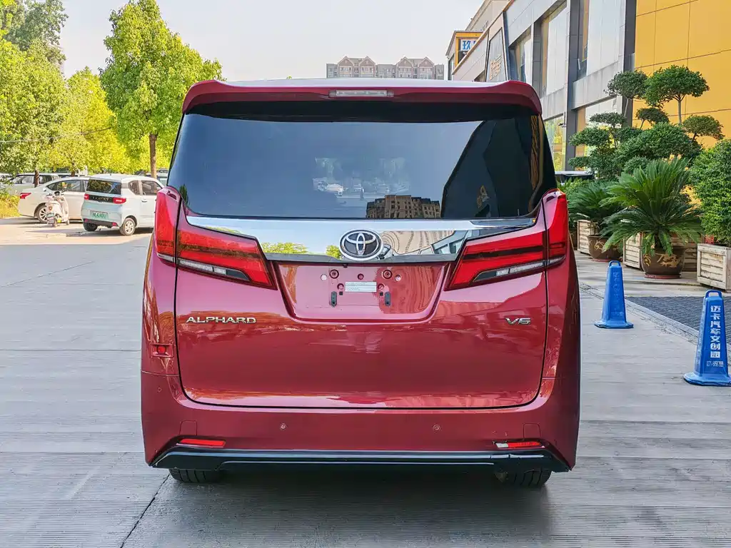 Toyota Alphard 2018 — фото 8