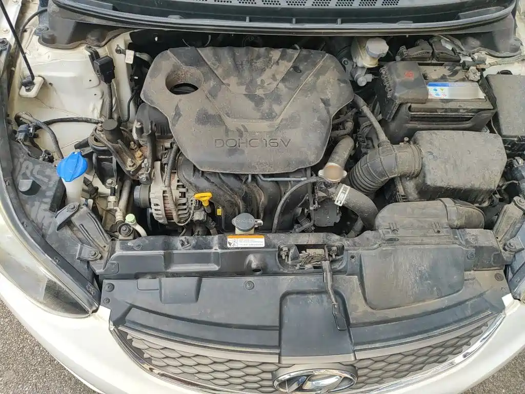 Hyundai Elantra 2017 — фото 11