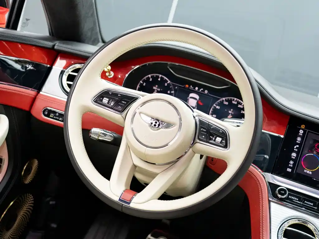 Bentley Continental 2023 — фото 16
