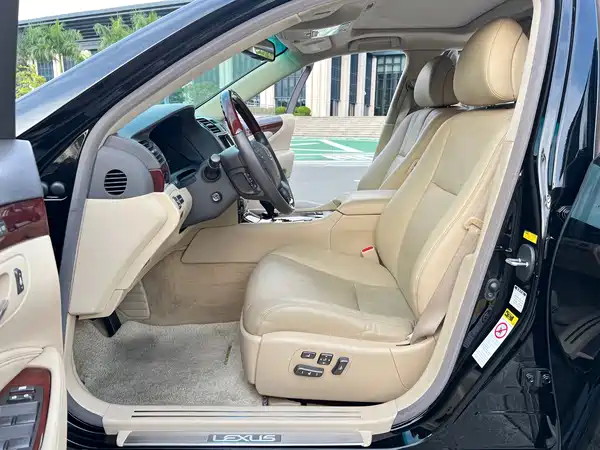 Lexus LS 2006