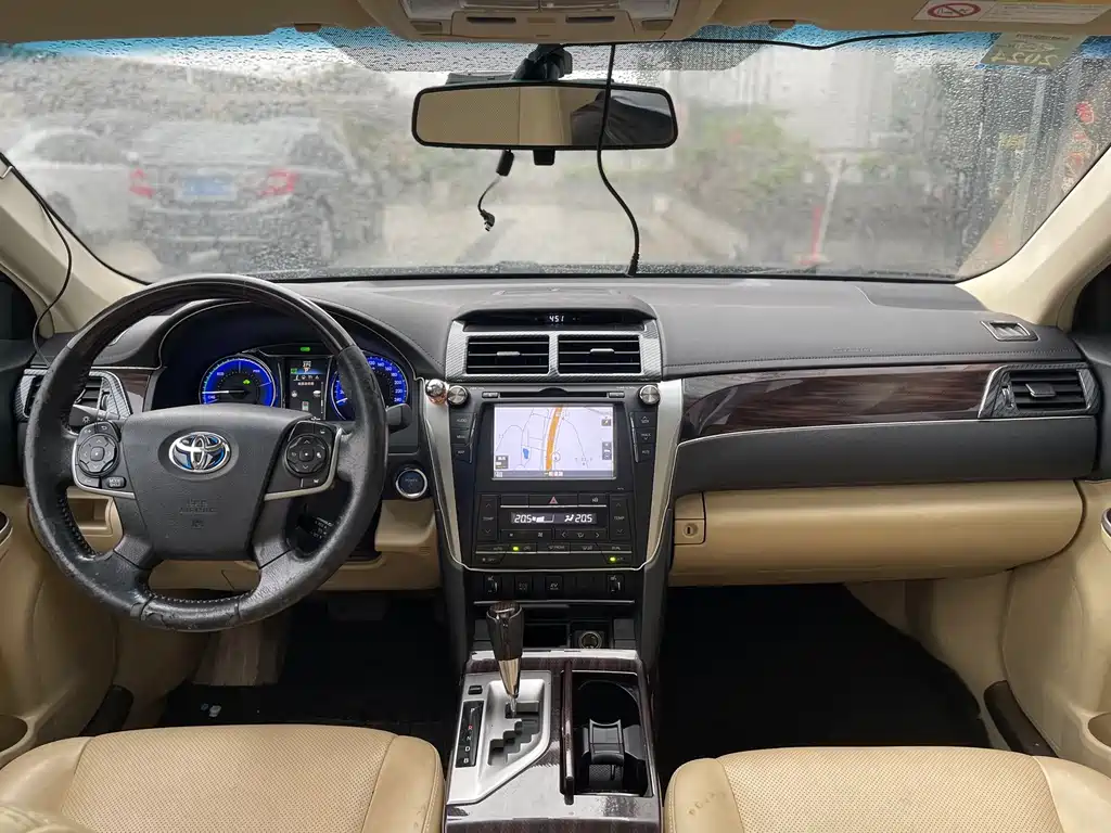 Toyota Camry 2016 — фото 11