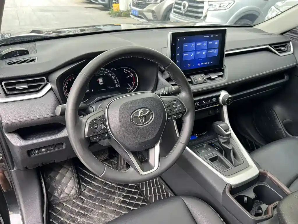 Toyota RAV4 2021