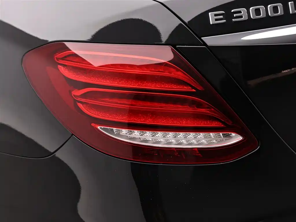 Mercedes-Benz E-Class 2019 — фото 7
