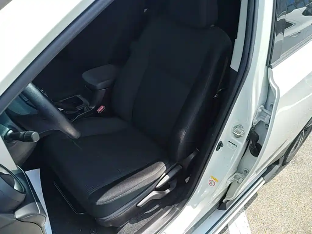 Toyota RAV4 2016 — фото 15