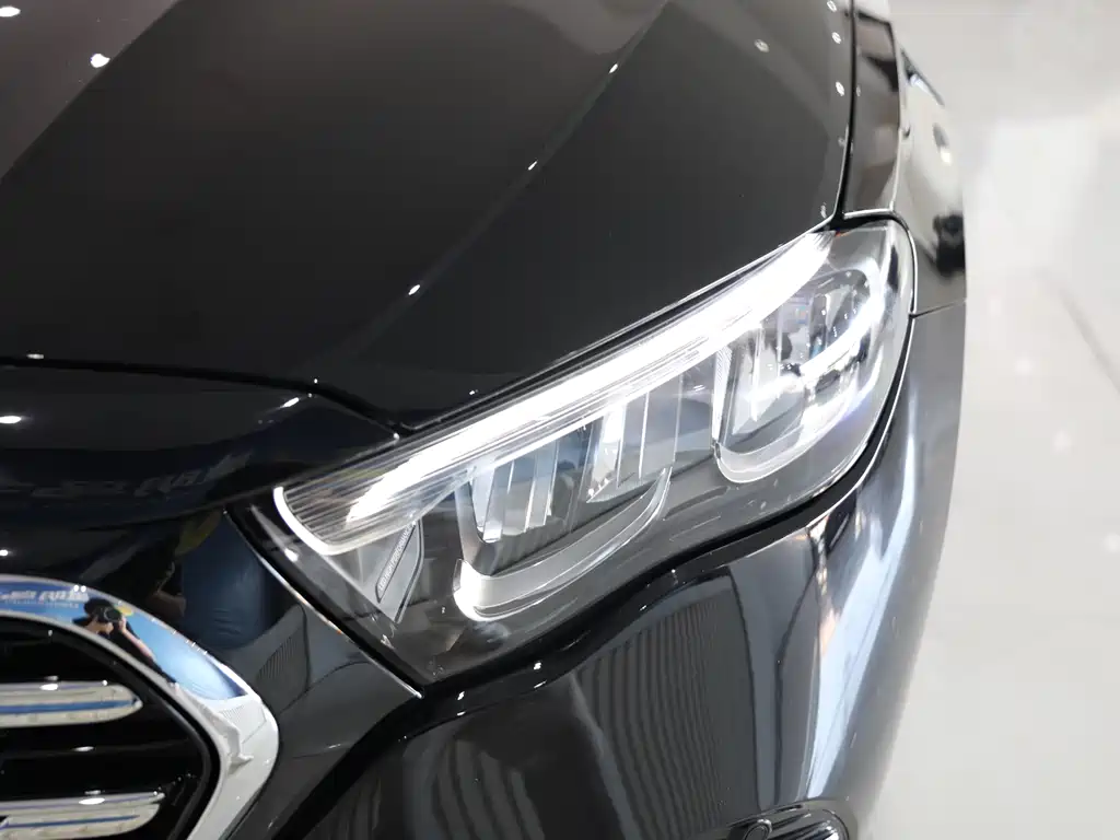 Mercedes-Benz E-Class 2025 — фото 26