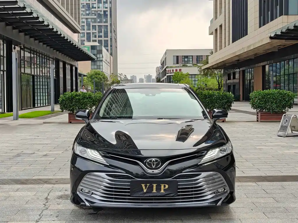 Toyota Camry 2020 — фото 2