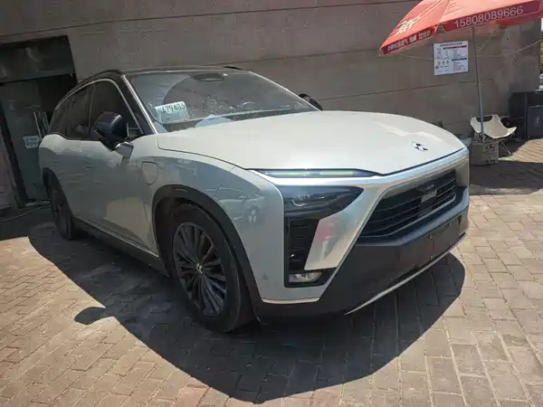 NIO ES8 2022