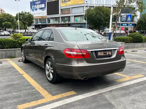 Mercedes-Benz E-Class 2010